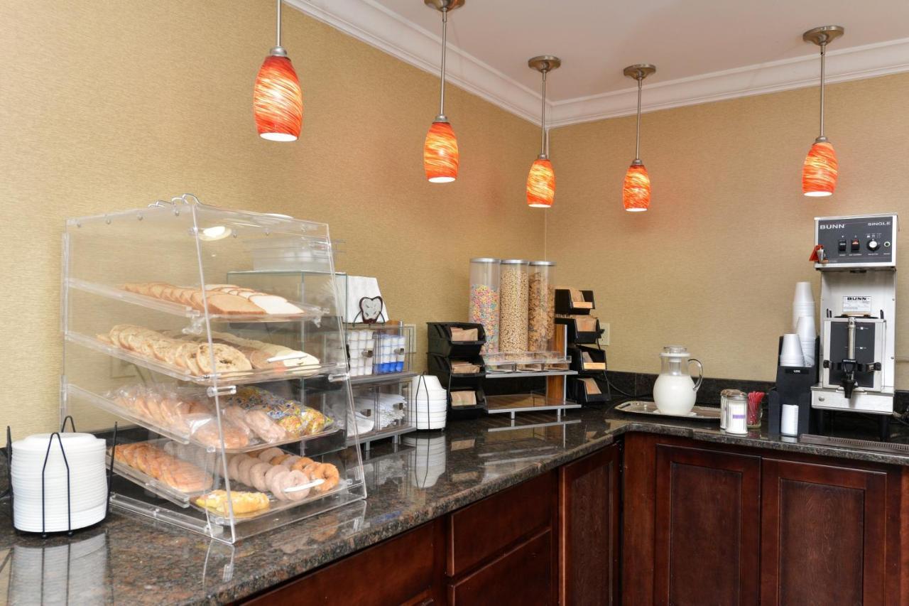 Red Roof Inn Долтон Экстерьер фото