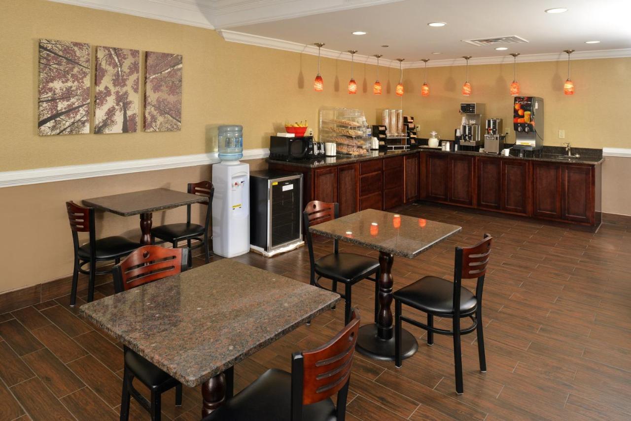 Red Roof Inn Долтон Экстерьер фото